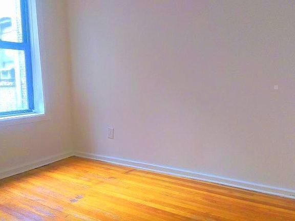 2nd image of 200 W 95th St APT 041