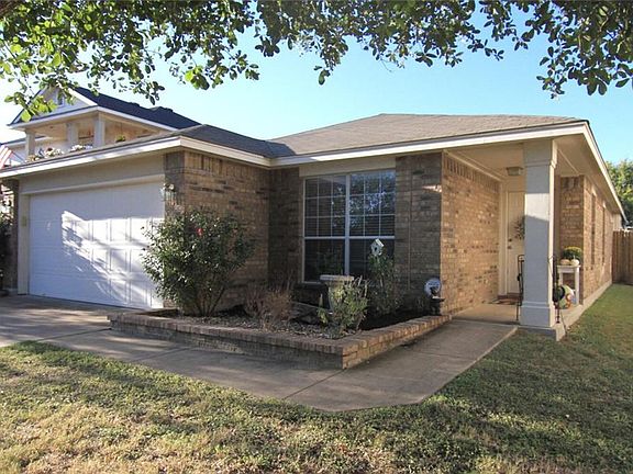 3rd image of 1015 Aiken Dr