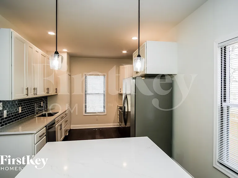 123 E End Ave — Photo 5