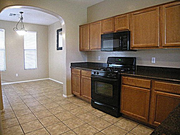 3rd image of 3380 E Pinot Noir Ave