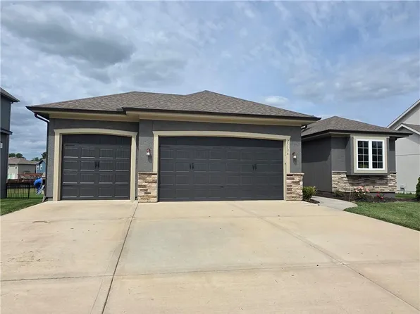 25136 W 148th Ter, Olathe, KS 66061