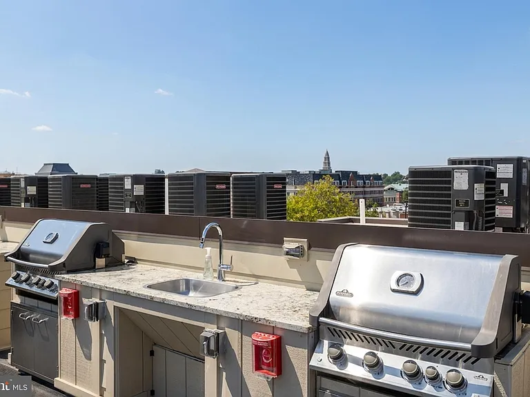 701 N Henry St #306 — Photo 51