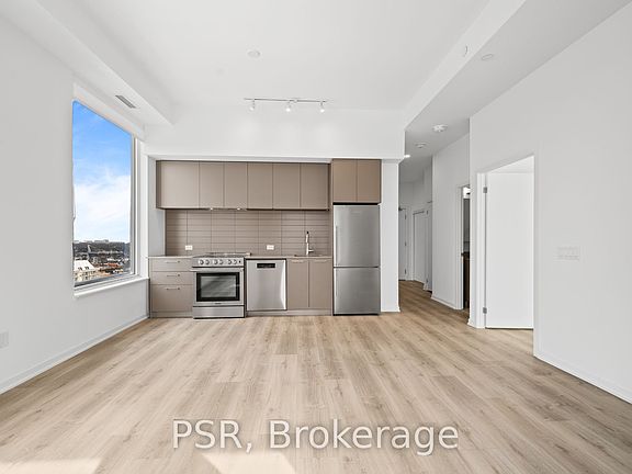 3rd image of 101 Roehampton Ave #1909