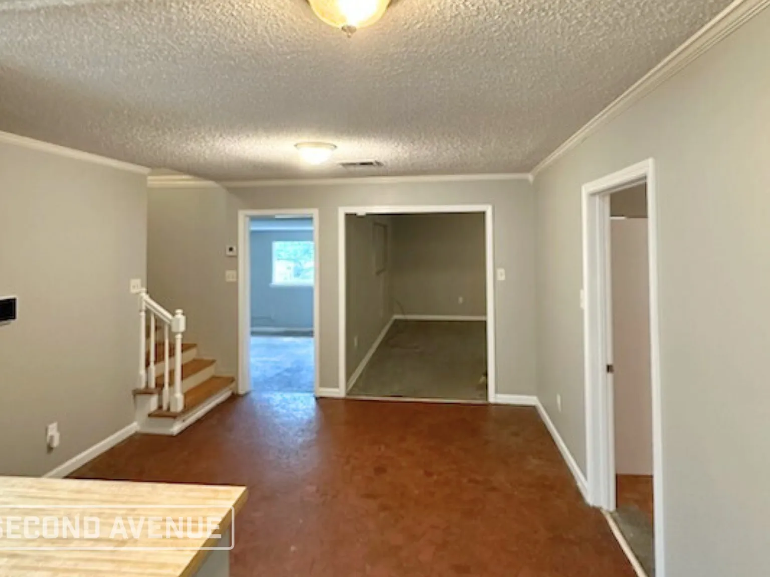 5 bed, 2.0 bath, 2282 sqft, $1,449 — Photo 2
