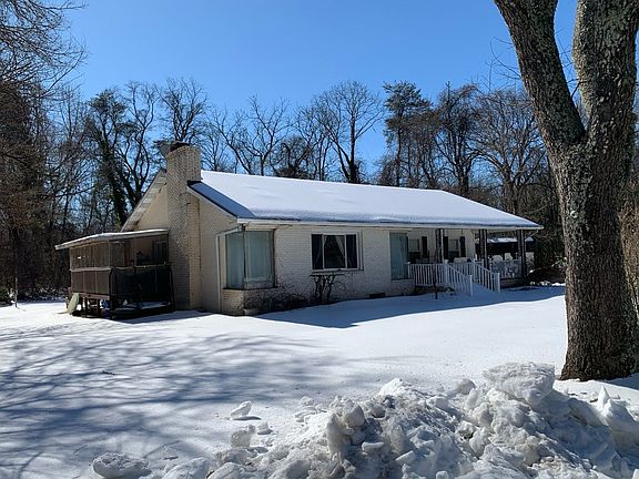 3rd image of 103 S Jennings Rd