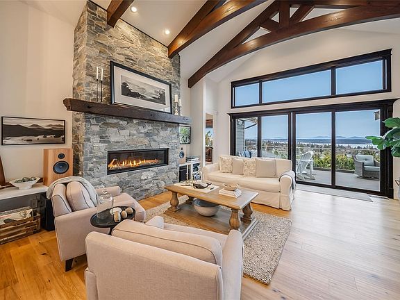 3rd image of 754 Nelson Rd