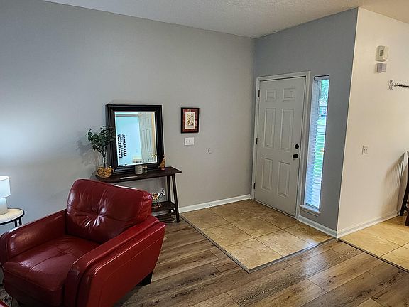 4th image of 362 SCRUB JAY Drive