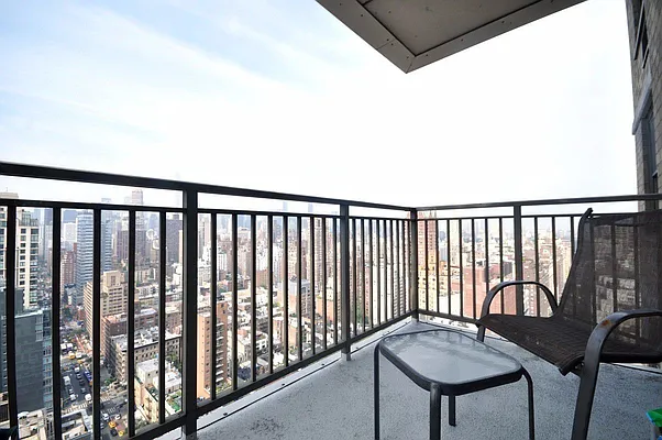 Rented by Compass | media 17