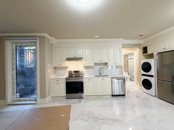 38XX W 36th Ave, Vancouver, BC V6N 2P5