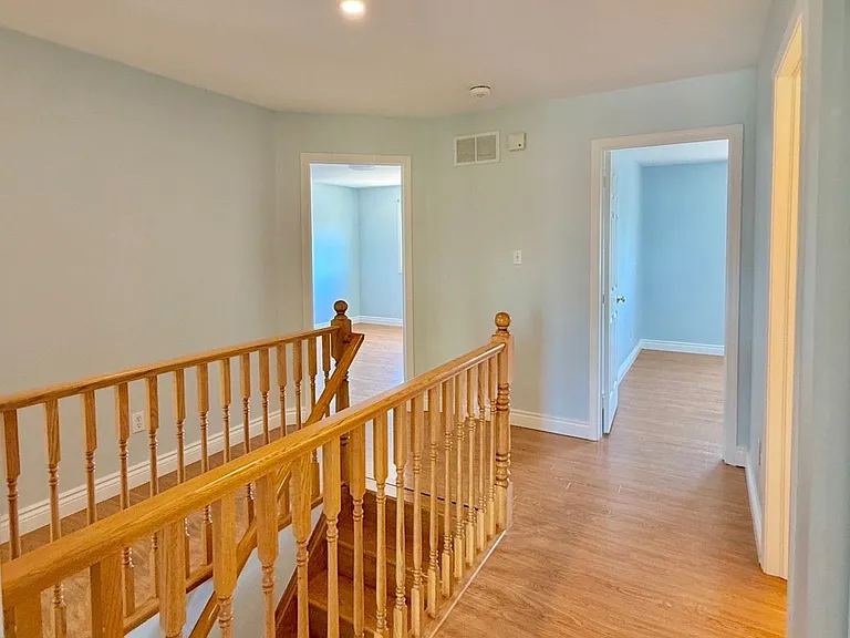 21 Sugarhill Dr #UPPER — Photo 16