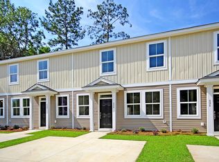 824 W 3rd North St, Summerville, SC 29483