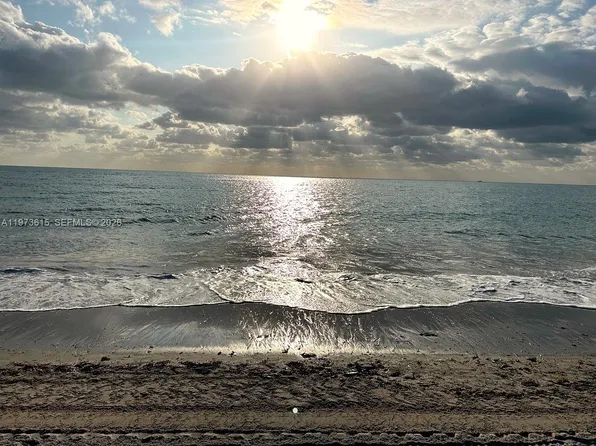 430 Grand Bay Dr APT 801, Key Biscayne, FL 33149