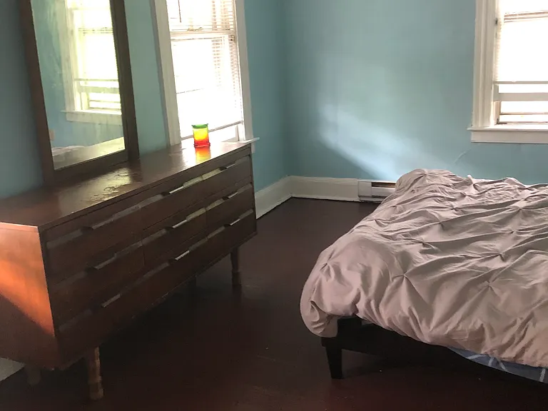 323 Valley St — Photo 14