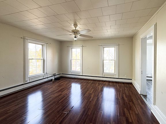 2nd image of 29 Ely St