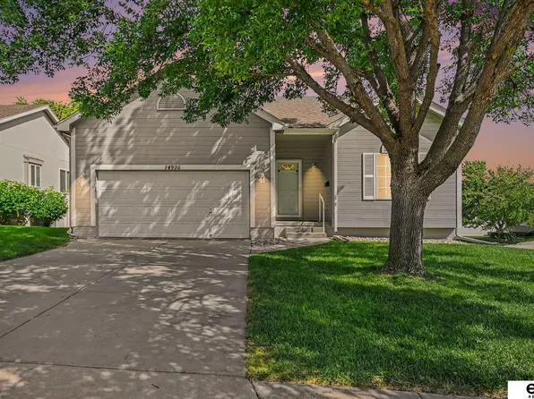14906 Binney St, Omaha, NE 68116