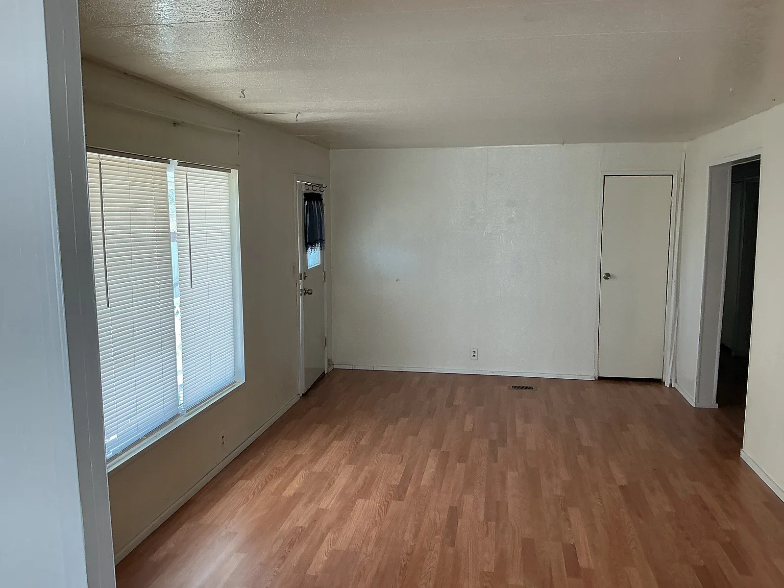 3 bed, 1356 sqft, $1,000 — Photo 4