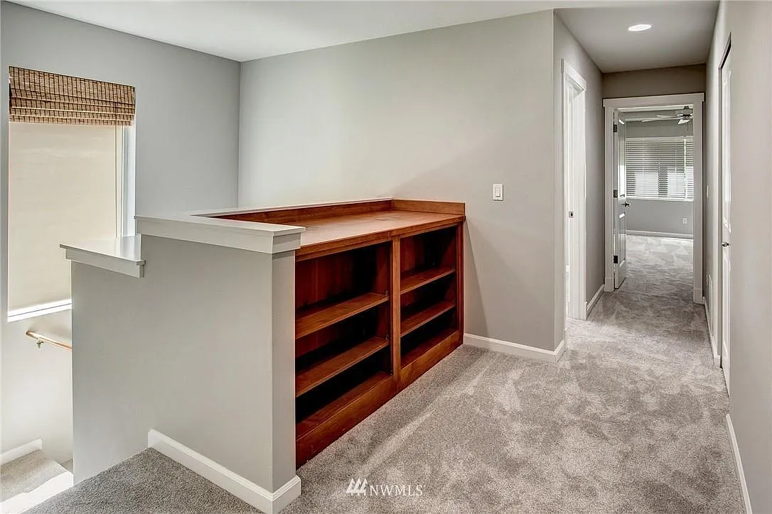 3 bed, 1690 sqft, $3,650 — Photo 3