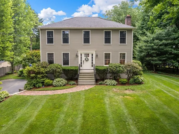 2 Angelo Way, Franklin, MA 02038