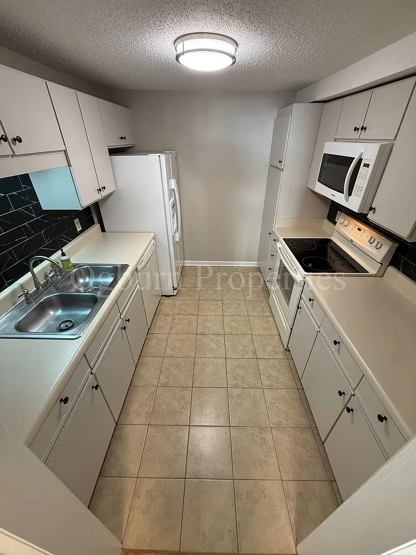 640 Balfour Rd-2BR/2BA Condo in Mayfair Community! — Photo 4