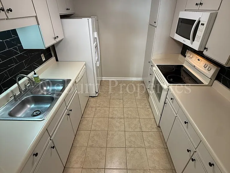 640 Balfour Rd — Photo 4