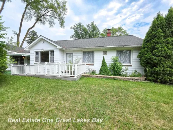 1520 Coolidge Ave, Saginaw, MI 48638