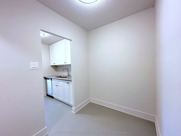 190 Clark Blvd #103 — Photo 6