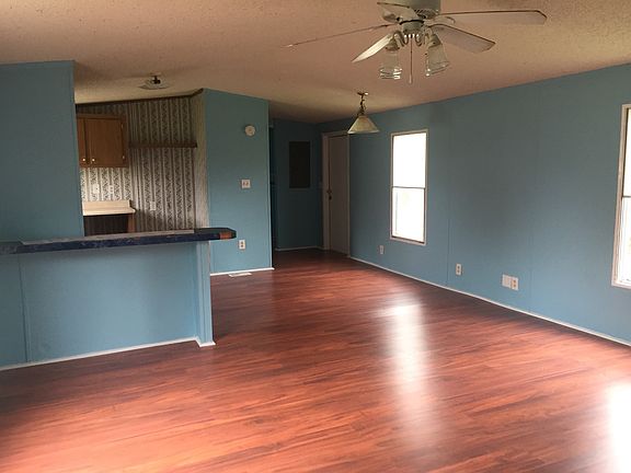 3rd image of 611A W 4th St