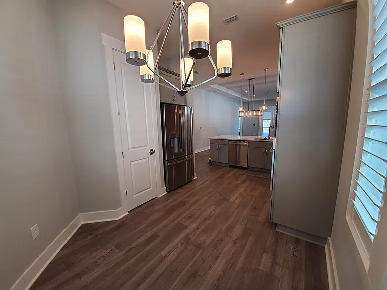 48 Lafayette Rd — Photo 8