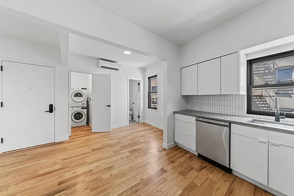 Rented by Nooklyn NYC LLC | media 4