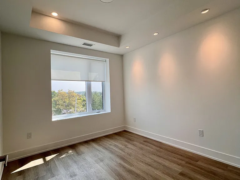 19 B West St N #406 — Photo 11