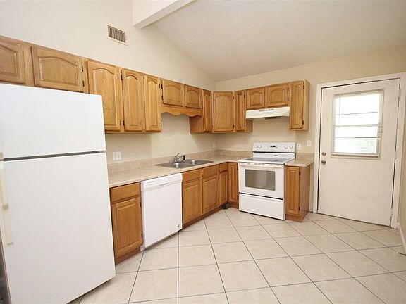 5th image of 909 N 77th Ave #A