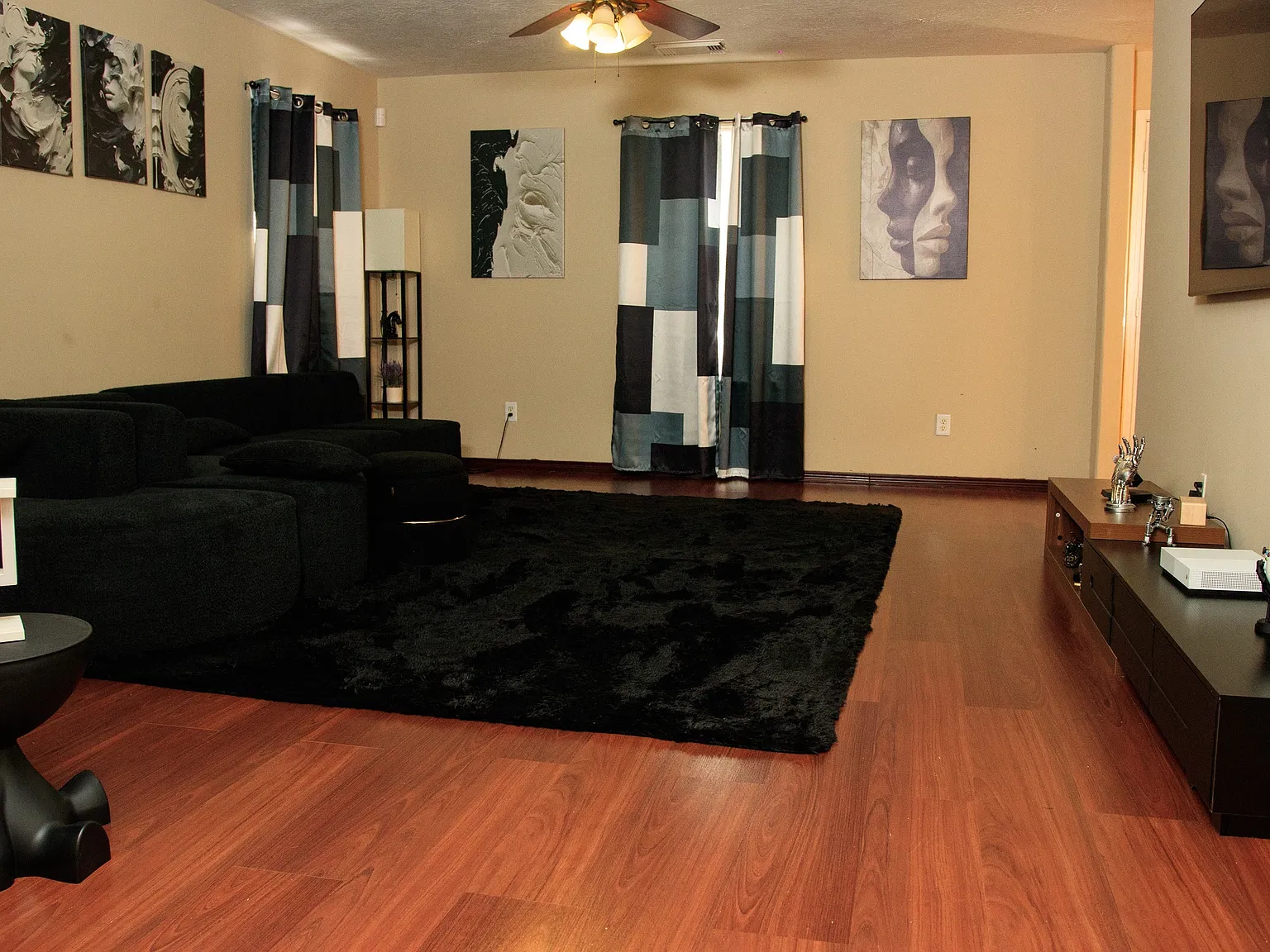 3 bed, 2.5 bath, 1703 sqft, $1,950 — Photo 2