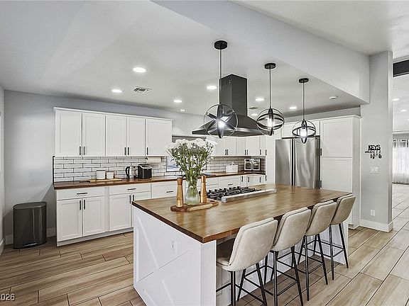 2nd image of 3452 Falla St