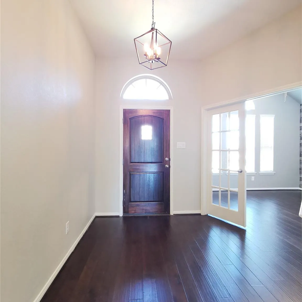 3 bed, 2.0 bath, 1836 sqft, $2,250 — Photo 3
