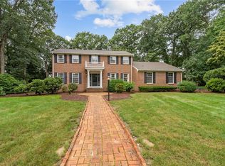 9 Lori Ellen Dr, Smithfield, RI 02917