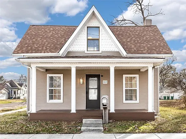 217 E 3rd St, O'Fallon, IL 62269