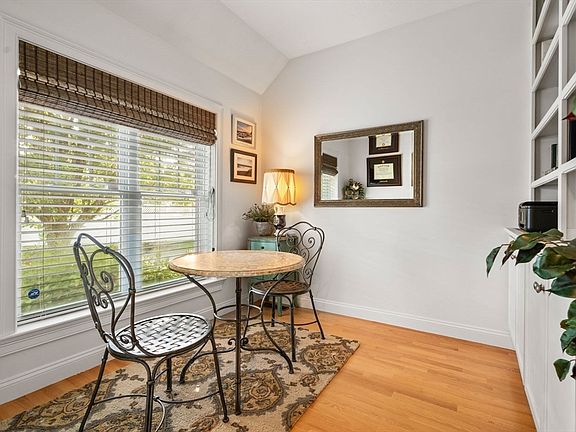 3rd image of 15 River Point Dr Unit 15