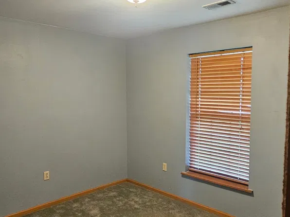 124 NW 171st Rd, Warrensburg, MO 64093