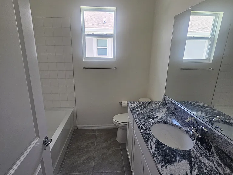 32282 Lexington St — Photo 12