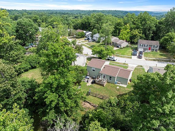 2nd image of 793 Laverty Ln