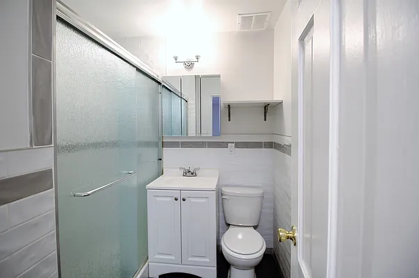 Rented by Julianna Realty Corp | media 7