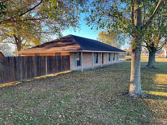 5th image of 23940 Sherwood Dr