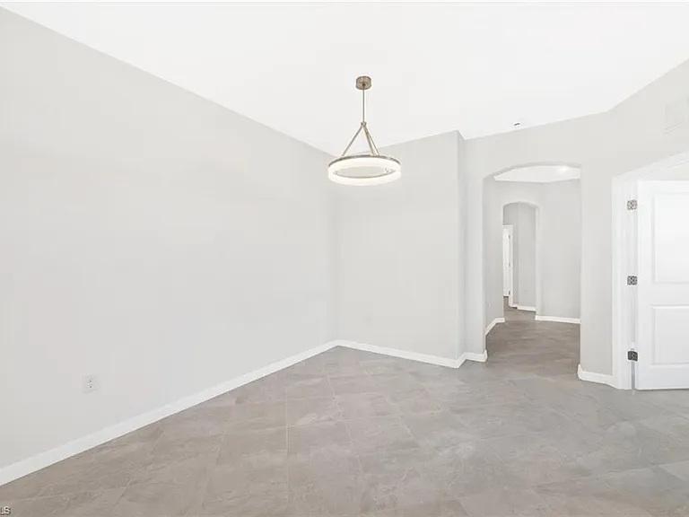 2672 Vine Ave — Photo 9