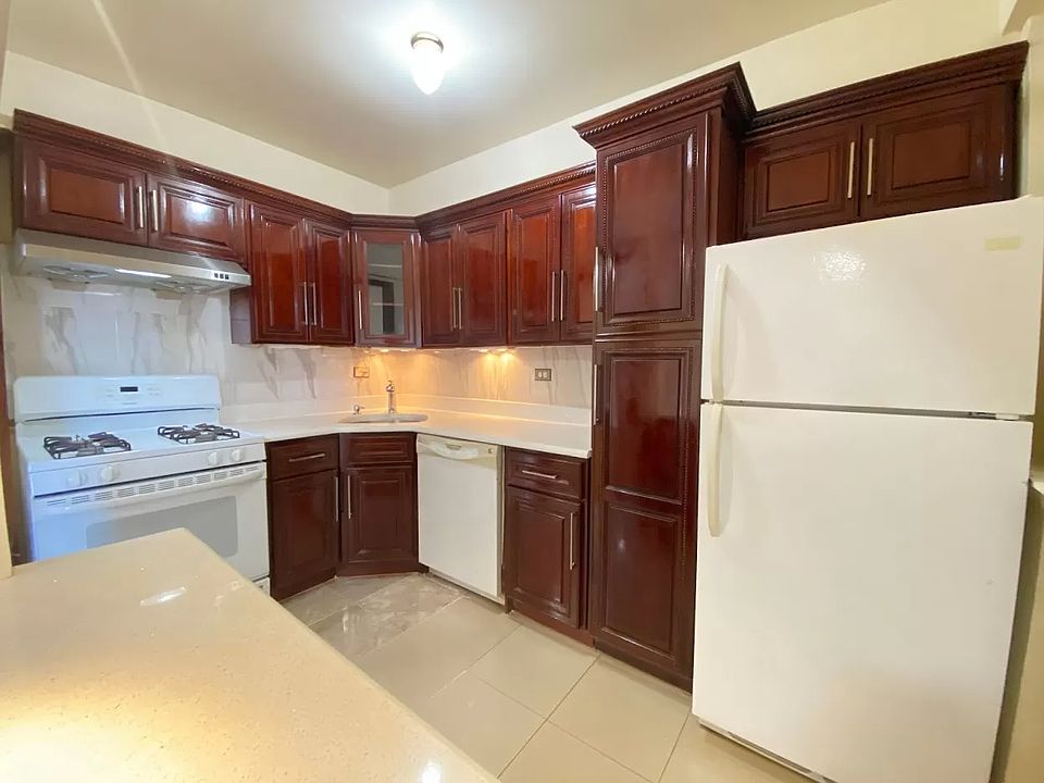 1st image of 63-11 Queens Blvd #E10