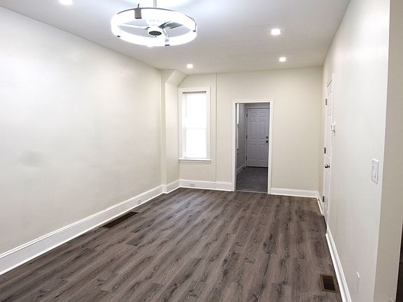 3rd image of 3222 Salmon St