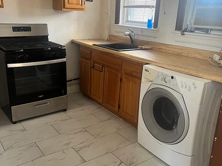 5941 Carpenter St #B — Photo 10