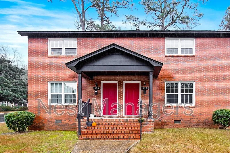 2 bed, 1.0 bath, $905 — Photo 1