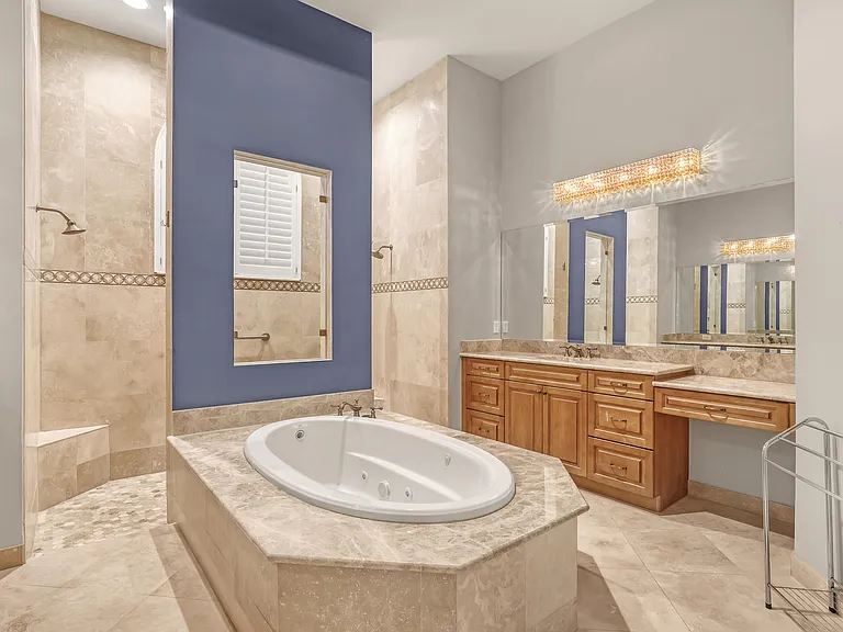 6464 Bellamalfi St — Photo 41