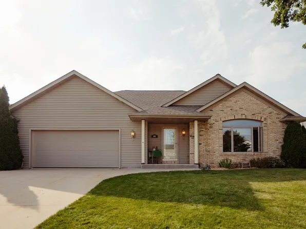 805 Chief Kewaskum Pl, Kewaskum, WI 53040