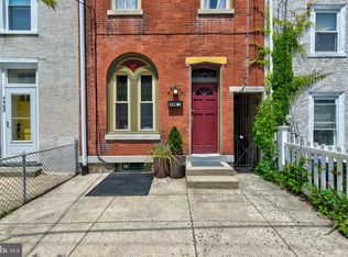 466 1/2 Conarroe St, Philadelphia, PA 19128